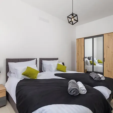 Mare & Skye Муртер